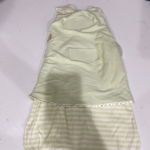 Halo sleep sack swaddle Winnie the Poor Newborn 6-12 lbs EUC 2 piece - Picture 4 of 12